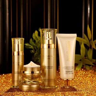 小而簡(jiǎn)的精華膠囊能全面呵護(hù)肌膚