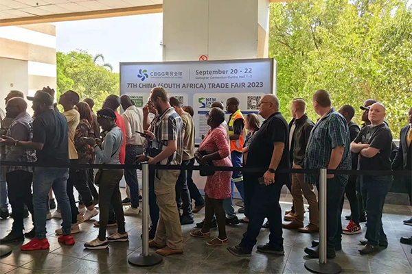 廣東歐泉集團(tuán)火爆南非化妝品市場-歐泉生化